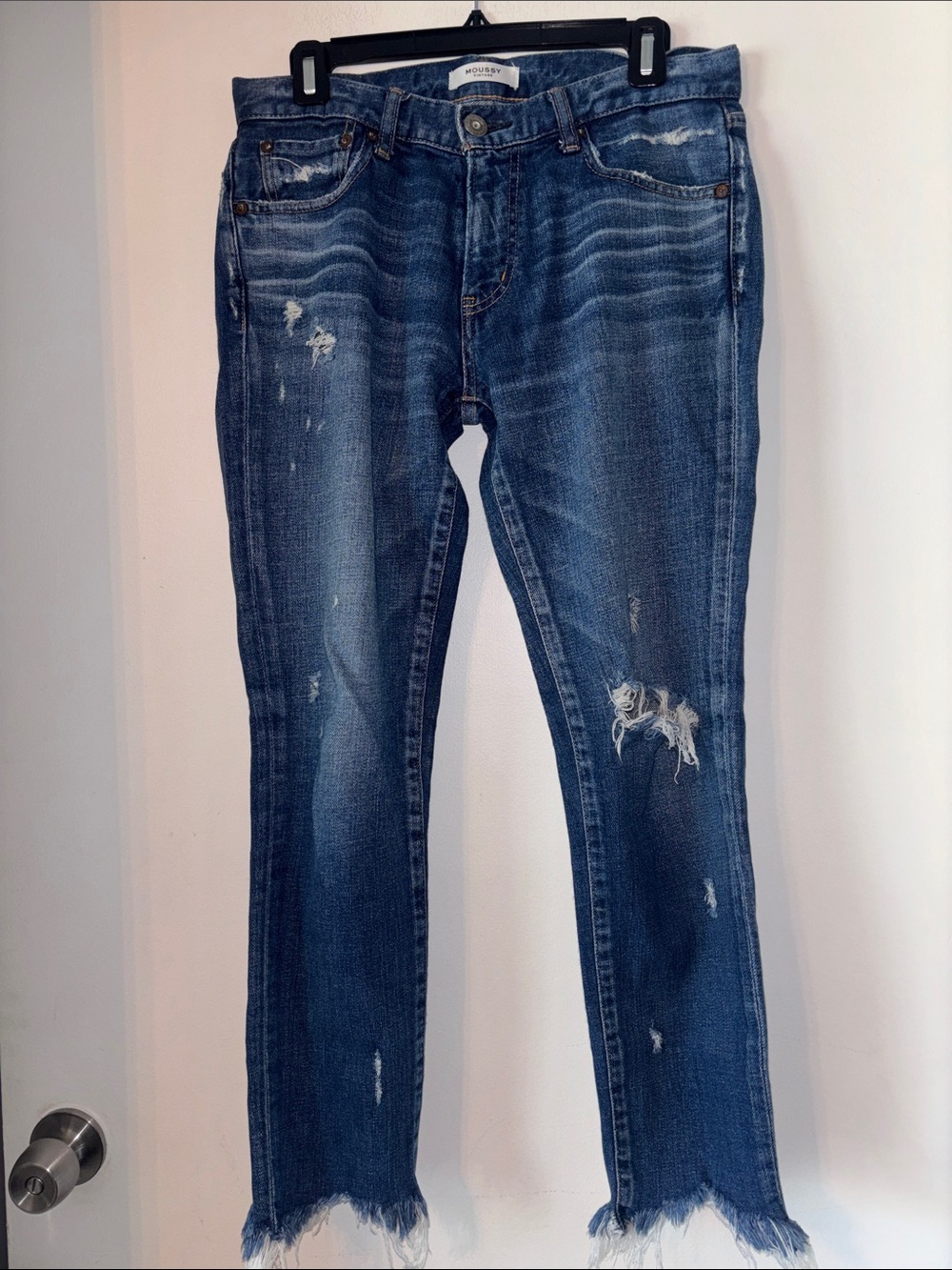 Moussy Vintage Distressed Ankle Jeans